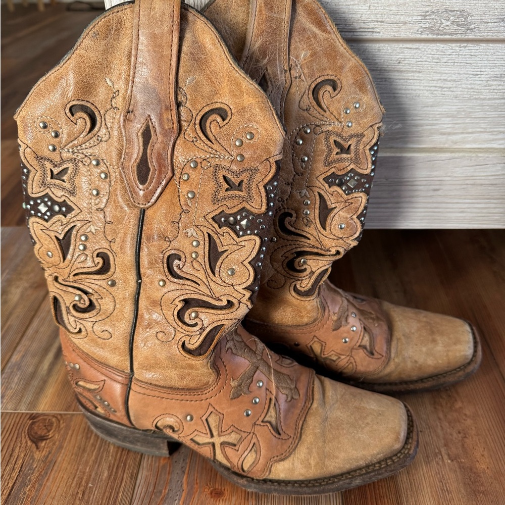 Corral square toe boots size 7